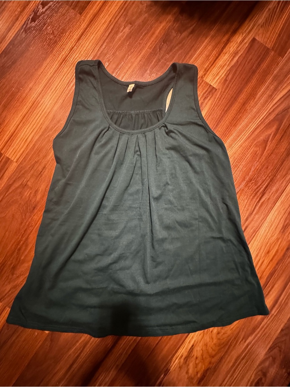 Women's Pleated Scoop Neck Tank Top - Black